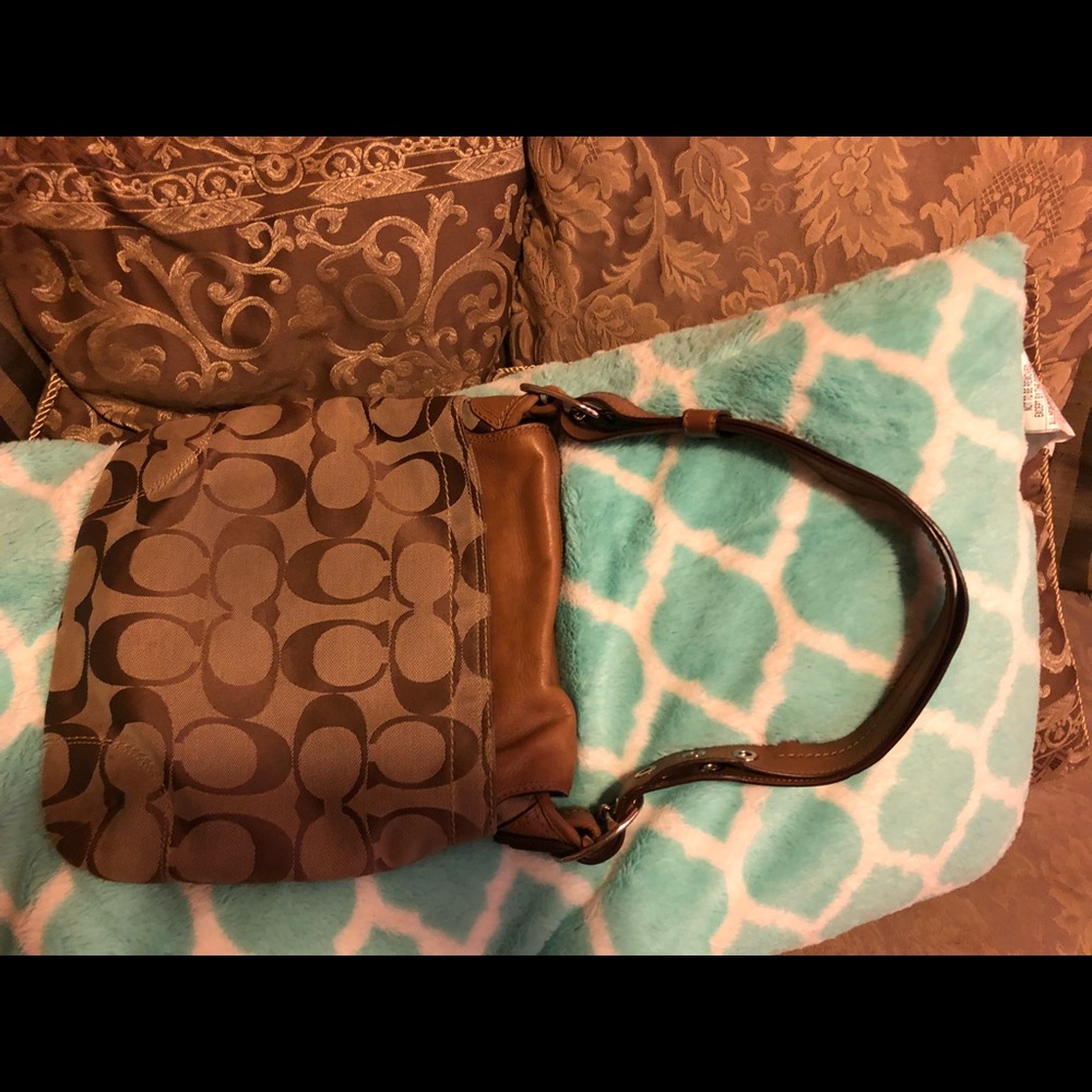 Coach purse - Picture 2 of 2